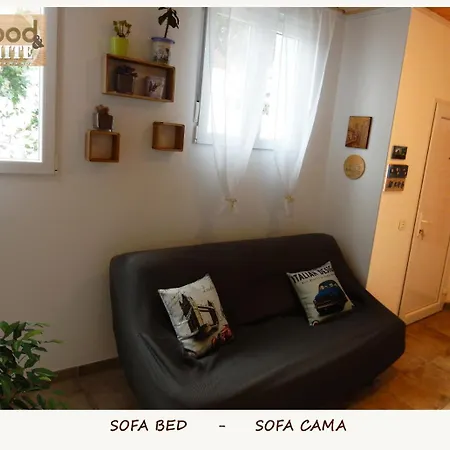 Apartment Wood&white